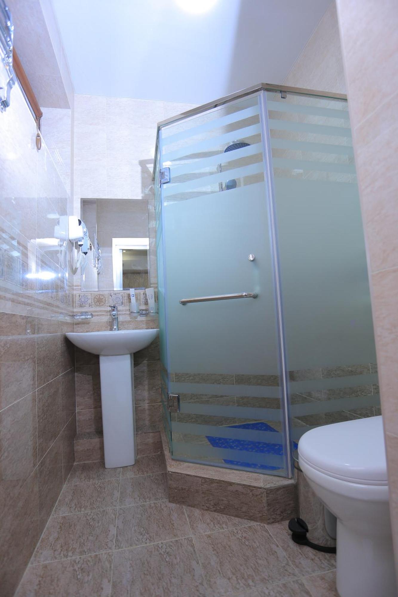 Hayot Plaza Hotel Yunusobod Εξωτερικό φωτογραφία